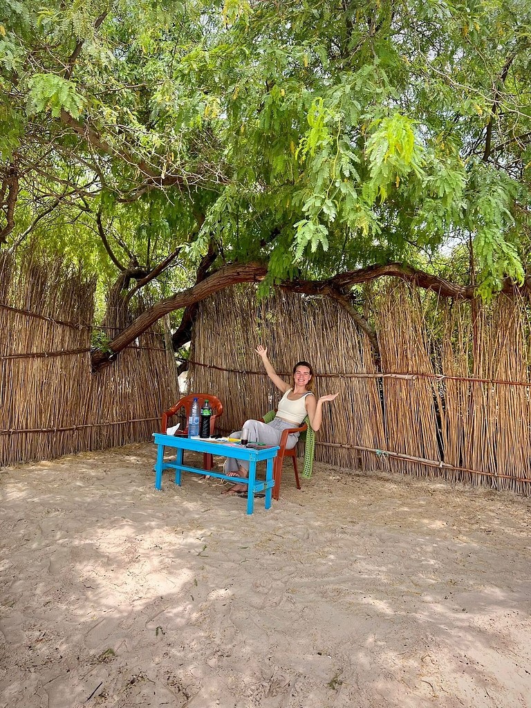 À l'ombre au campement