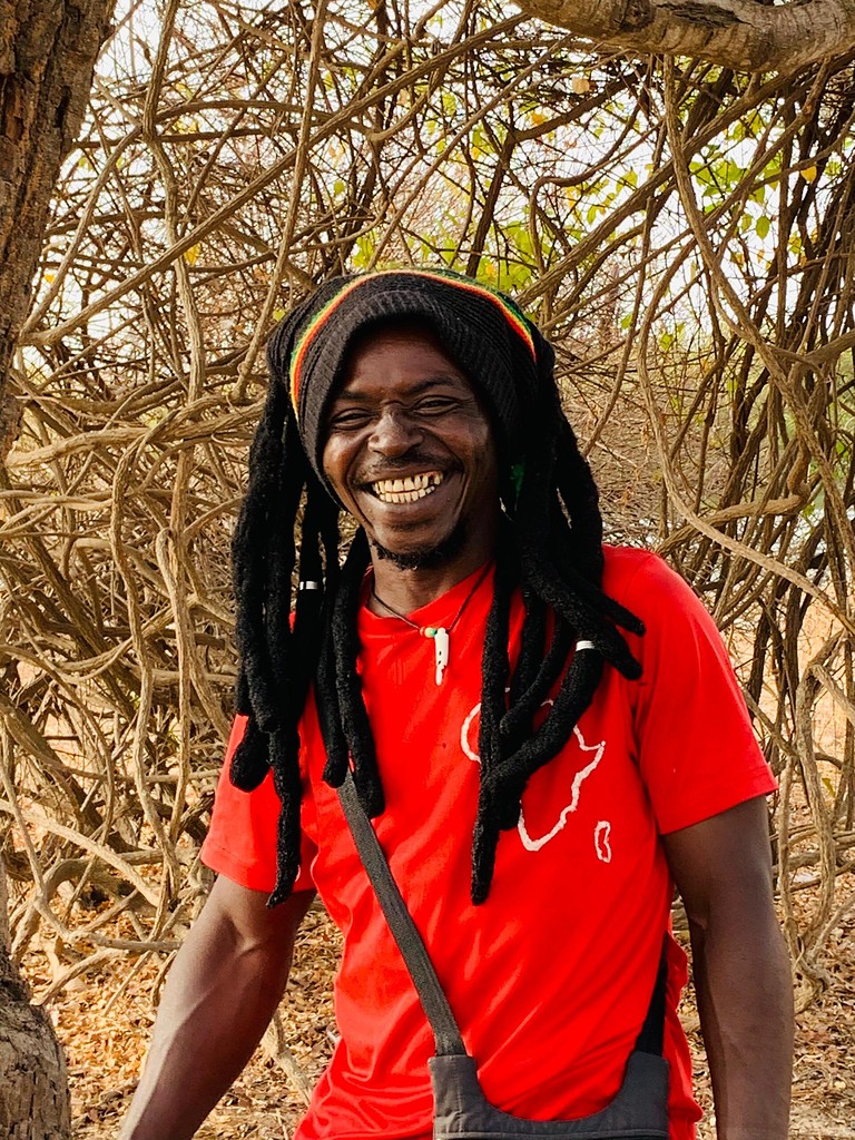 Portrait du guide, sourire aux lèvres