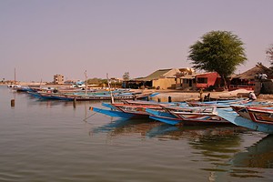 Les pirogues au port de Ndangane