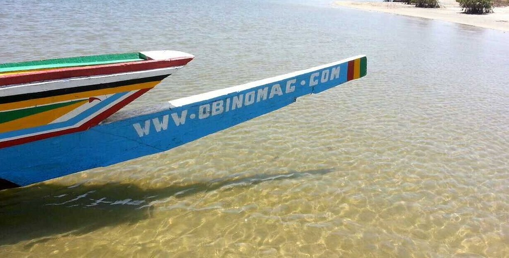 Proue peinte de la pirogue Obinomag